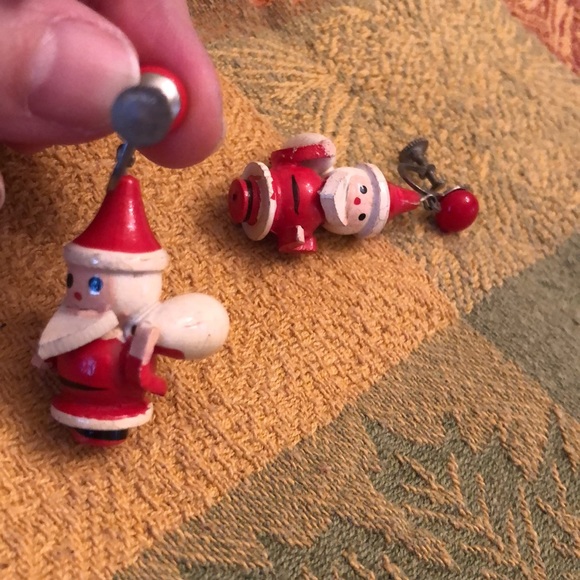 Vintage Christmas Santa Claus-screw on back earrings - Picture 9 of 13